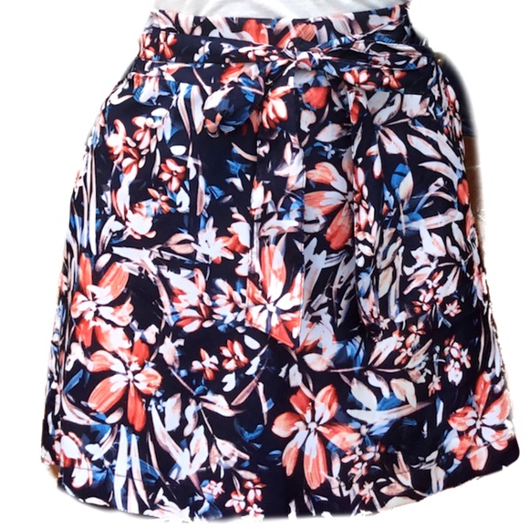 SAINT JOHN'S BAY Tennis Flora Printed Short Skirt Elastic Waist Tie Pockets M - Picture 2 of 9